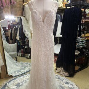 Justin Alexander #55061 Wedding Gown (Unaltered)